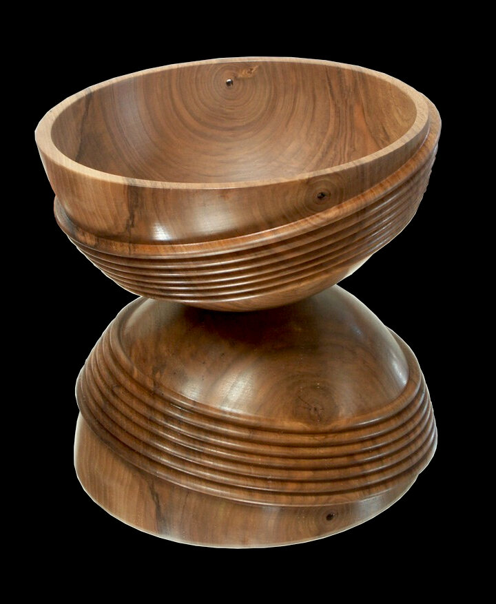 Coupe en noyer, diamètre 32 cm